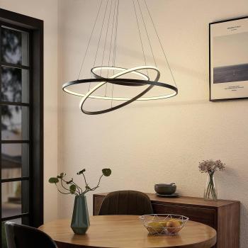 Lámpara colgante LED Lucande Filippa con 3 anillos, moderna, color negro, fabricada en metal, diseñada para salón y comedor, con 1 lámpara