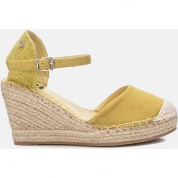 Sandalias de mujer Xti 142382 Camel con hebilla