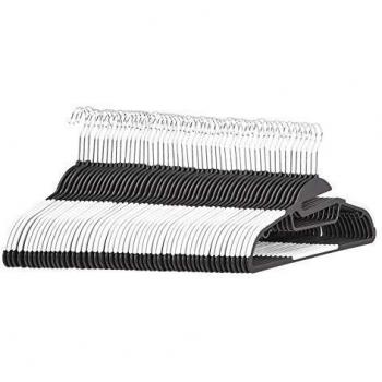 Amazon Basics - Perchas de plástico, resistentes, antideslizantes, con barra horizontal de goma, color blanco, 50 unidades