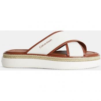 Calvin Klein - Sandalias planas de mujer con tiras anchas cruzadas y detalle de logotipo