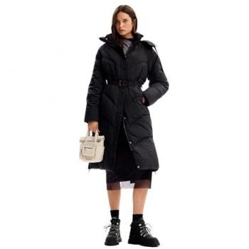 Plumífero largo de mujer Desigual con capucha extraíble, acolchado, color negro, talla L