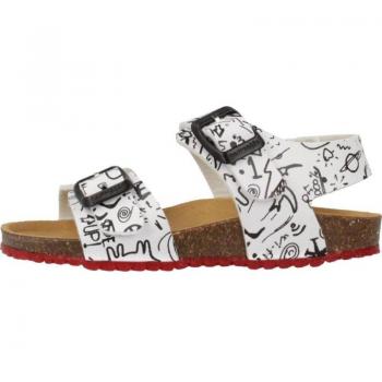Sandalias Niño Marca Garvalin Modelo 202472 características: diseño blanco, cierre de velcro, suela antideslizante, material transpirable, plantilla acolchada