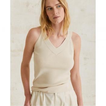 Top de mujer con tirantes y escote pico