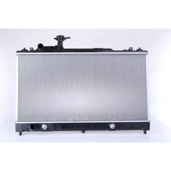 Radiador de refrigeración del motor NISSENS 68550, compatible con vehículos específicos, fabricado en aluminio y plástico, diseñado para un rendimiento óptimo del sistema de refrigeración, incluye conectores y accesorios necesarios para la instalac