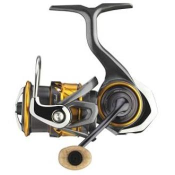 Molinete Spinning Daiwa Silvercreek Monocoque LT 2022 - 2000 S H - 175g - Relación de Engranaje 5.8:1 - Tensión Máxima de 76cm -