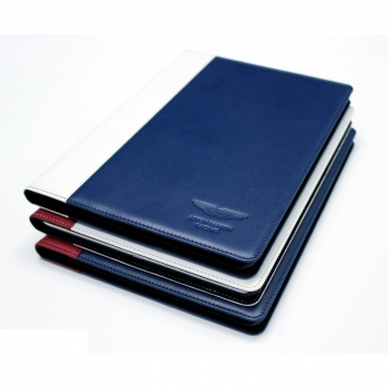 Aston Martin BXAM4B062 - Funda folio para Apple iPad Air, Blanco/Azul