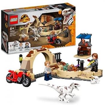 LEGO 76945 Jurassic World Persecución en Moto del Dinosaurio Atrocirraptor con Mini Figuras, Juguete para Niños y Niñas a Partir de 6 Años