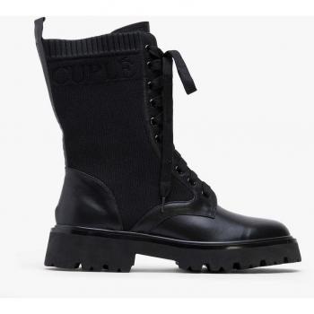 Botines de mujer con cordones en color negro fabricados en napa
