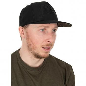Gorra Snapback Negra Fox International con diseño moderno, ajuste ajustable, material de alta calidad y logotipo distintivo