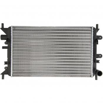 Radiador de refrigeración del motor NISSENS 621621, compatible con múltiples vehículos, fabricado en aluminio para mayor durabilidad y eficiencia térmica, diseño optimizado para un flujo de aire mejorado, incluye conexiones precisas para una instalac
