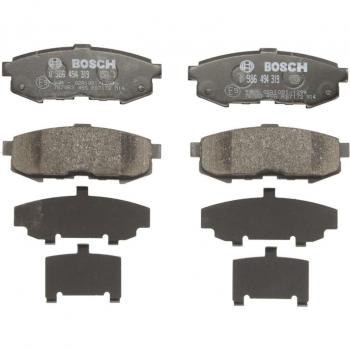 Juego de pastillas de freno BOSCH 0 986 494 319 Low Metallic con chapa antichirridos, incluye instrucciones de montaje, para freno de disco trasero