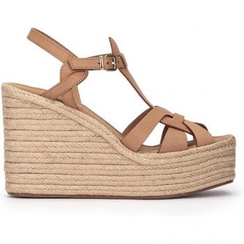 Cuñas de piel con plataforma en color caramelo modelo TABARCA