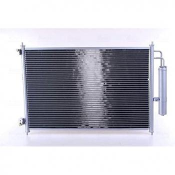 Condensador de aire acondicionado NISSENS 940121, compatible con sistemas de aire acondicionado, alta eficiencia en refrigeración, diseño optimizado para un rendimiento mejorado, fabricado con materiales duraderos y resistentes a la corrosión