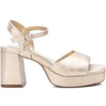 Sandalias de tacón Xti 141471 en color dorado con cierre de hebilla - Altura del tacón 7cm