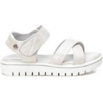Sandalias metalizadas para niñas con cierre autoadherente y tiras delanteras