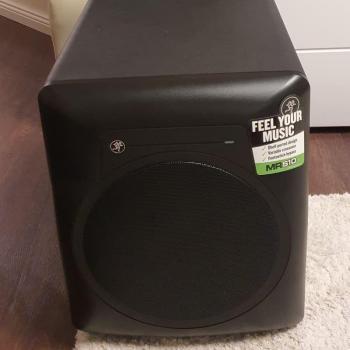 Mackie MRS10 10 Powered Subwoofer Studio Monitor, Single