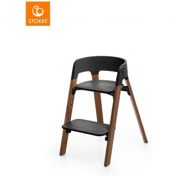 Trona Stokke Steps con patas negras y marrones