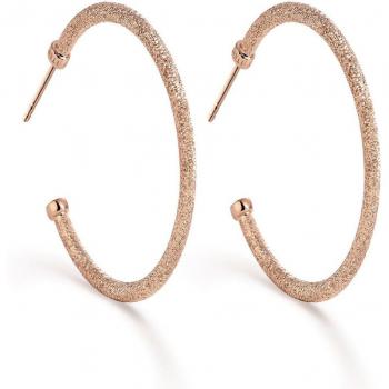 Pendientes criollas abiertas de plata bañada en oro rosa con textura brillante