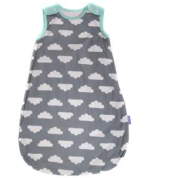 Saco de dormir para bebés de 6 a 18 meses, de la marca Babasac. Diseño de nubes, color gris y turquesa