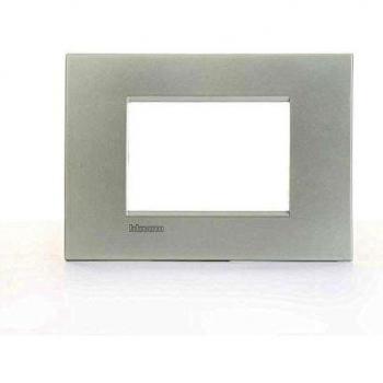 Placa Bticino Living Light AIR 3 Módulos Blanco Perla - Diseño Metálico