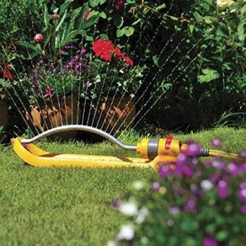 Hozelock - Aspersor rectangular Plus para superficies de hasta 260 m² con 20 boquillas de bronce