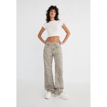 Stradivarius Straight leopard print trousers - Caramel