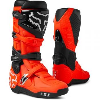 Botas de motocross FOX Motion Naranja Fluo, características: diseño ergonómico, material resistente al agua, suela antideslizante, protección en tobillos y espinillas, cierre con hebillas ajustables, forro interior