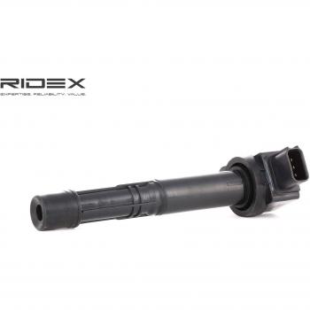 Bobina de encendido RIDEX 689C0026 para HONDA CIVIC VIII Hatchback (FN, FK), CR-V III (RE) y CIVIC VII Hatchback (EU, EP, EV)