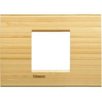 Placa Cuadrada Livinglight de 2 Módulos Centrados en Bambú Bticino LNA4819LBA