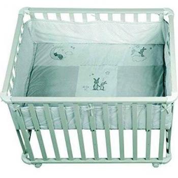 Parque de madera maciza lacada en blanco Roba, diseño 'Fox & Bunny', parque infantil de 75x100 cm, segura superficie de juegos con suelo y protector lateral acolchado, ruedas incluidas.