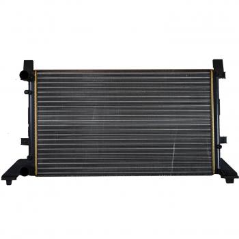 Radiador, refrigeración del motor NRF 58240 - Radiador de alta eficiencia, diseñado para garantizar un óptimo enfriamiento del motor, fabricado con materiales de calidad para una durabilidad prolongada, compatible con diversas marcas y modelos de