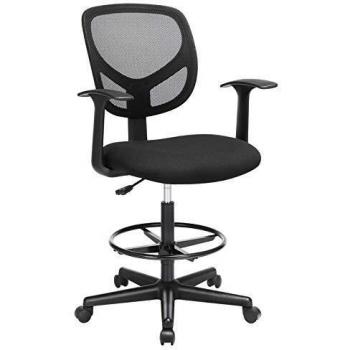Silla de oficina ergonómica de malla con reposabrazos, reposapiés ajustable, taburete giratorio 360° para escritorio, color negro