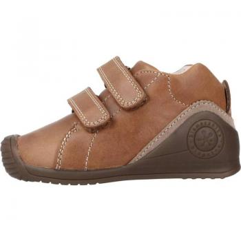 Zapatos Niño Biomecanics Modelo 211135 Color Marrón Arena