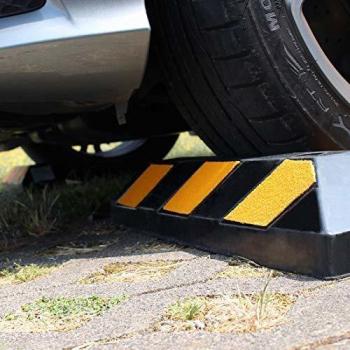 Tope de Ruedas para Aparcamiento 2x550x150x100mm con Reflectores Negro-Amarillo - Delimitador de Parking en Goma Dura