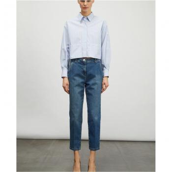 Vaquero recto de mujer cropped con raya planchada y bolsillos americanos