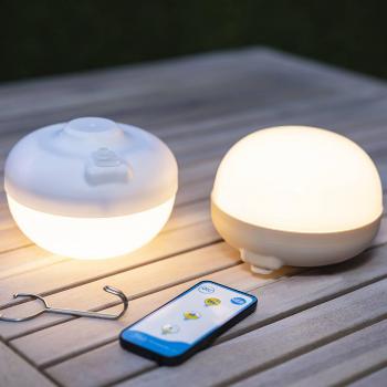 New Garden Cherry Bombilla LED Exterior Recargable con Mando a Distancia, 900 Lúmenes, IP54 Resistente a la Intemperie, Luz Blanca Cálida 3000K, Autonomía de