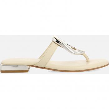 Sandalias planas de mujer Gioseppo Vendres 72363 off-white de piel estilo esclava con adorno metálico