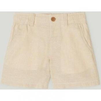 Bermuda de niño Gap con diseño clásico, tejido suave, ajuste cómodo, múltiples bolsillos y disponible en varios colores