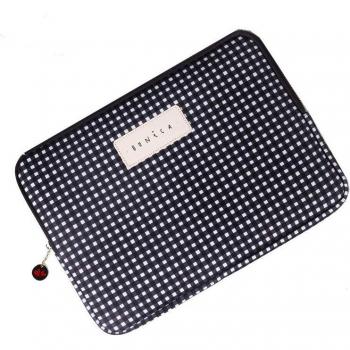 Funda Protectora para Tablet Lucía Be de 11 con Diseño de Cuadros en Blanco y Negro