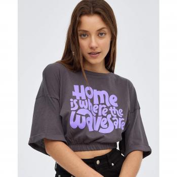 Camiseta crop de mujer de manga corta y cuello redondo con estampado de texto y goma en el bajo INSIDE