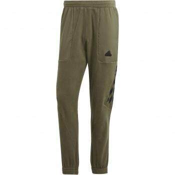 Pantalón Largo Adidas Q4 Sportswear para Hombre en Color Verde con características de diseño deportivo, ajuste cómodo y material transpirable