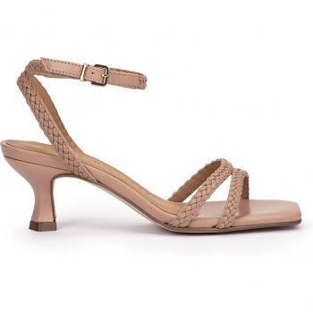 Sandalias de tacón bajo en color camel modelo TACORONTE