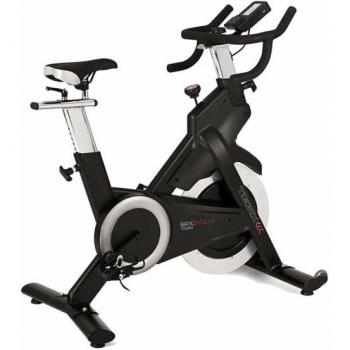 Bicicleta Indoor Toorx SRX-EVOLVE Bluetooth con conectividad Bluetooth, sistema de resistencia magnética, pantalla LCD que muestra tiempo, velocidad, distancia y calorías quemadas, sillín ajustable en altura y profundidad, man
