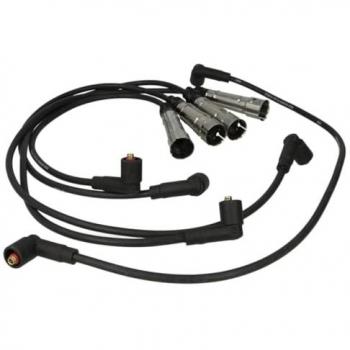 Juego de Cables de Encendido NGK 0947 y Bujía de Encendido NGK 0947, color negro