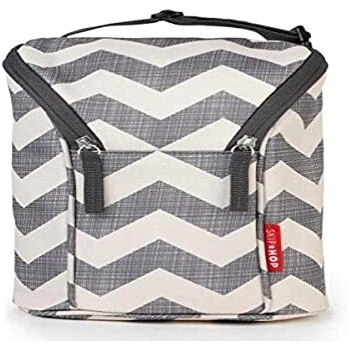 Skip Hop Chevron - Bolsa doble para biberón, color blanco
