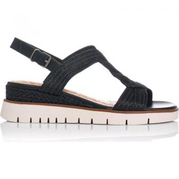 Sandalias de cuña MTNG para mujer modelo Klein en color negro, con cierre de hebilla y puntera redonda