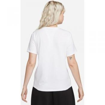 Camiseta blanca Nike Sportswear Club Essentials mujer características: manga corta, color blanco, talla XS