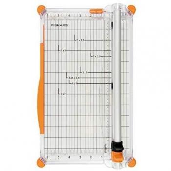 Fiskars Cizalla Grande para Papel, A4, Con guía de la línea de corte, Incluye Cuchilla de Marcado y Cuchilla de Corte, SureCut Plus, 1020504