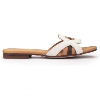 Sandalias planas de piel en color blanco roto modelo CAMPELLO