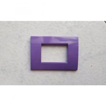 Placa Compatible Living Light ABS 3-4-7 Puertos Colorida Violeta - 3 Orificios